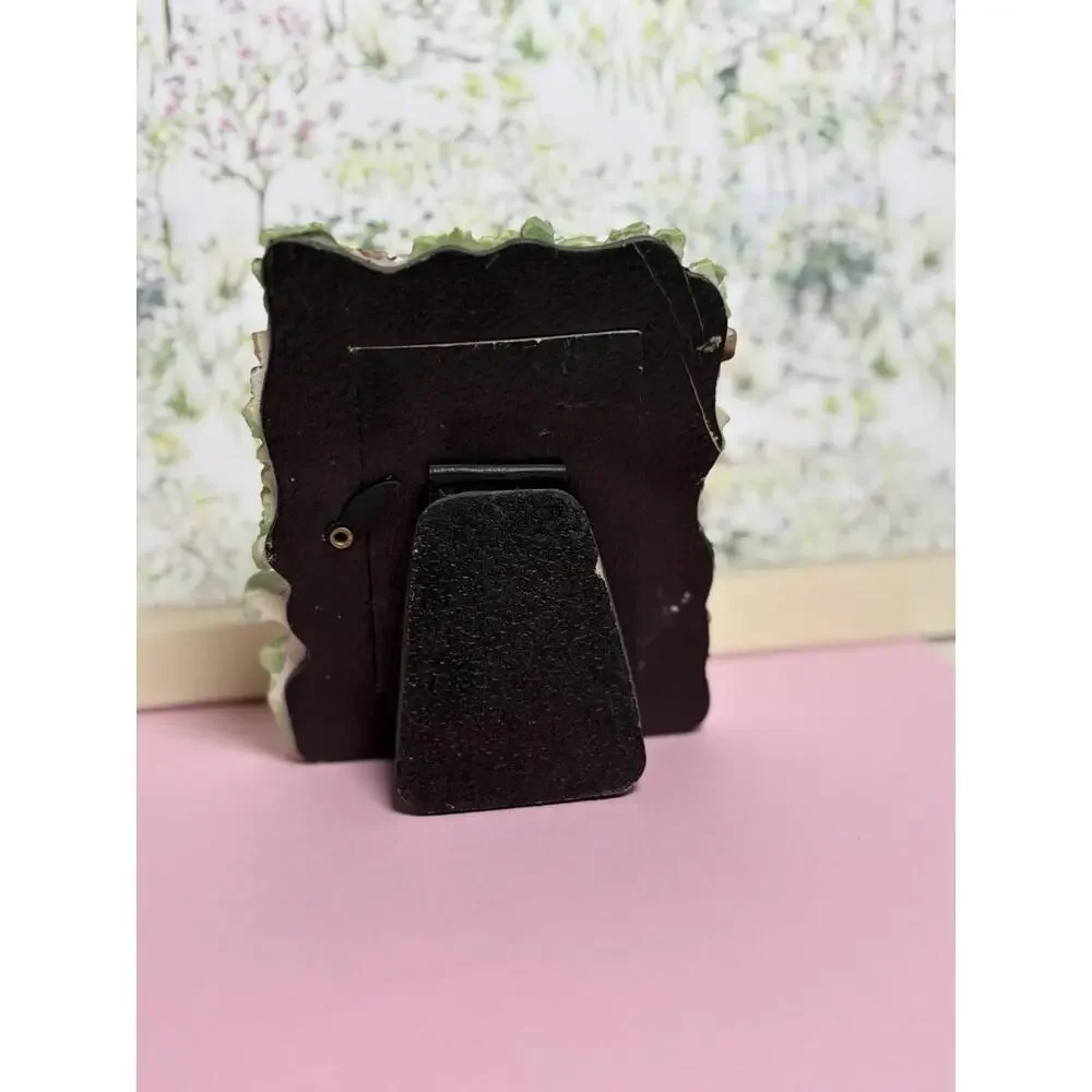 Vintage Teddy Bear Photo Frame with Grapes & Vineyard‎ Design – Resin 5x7